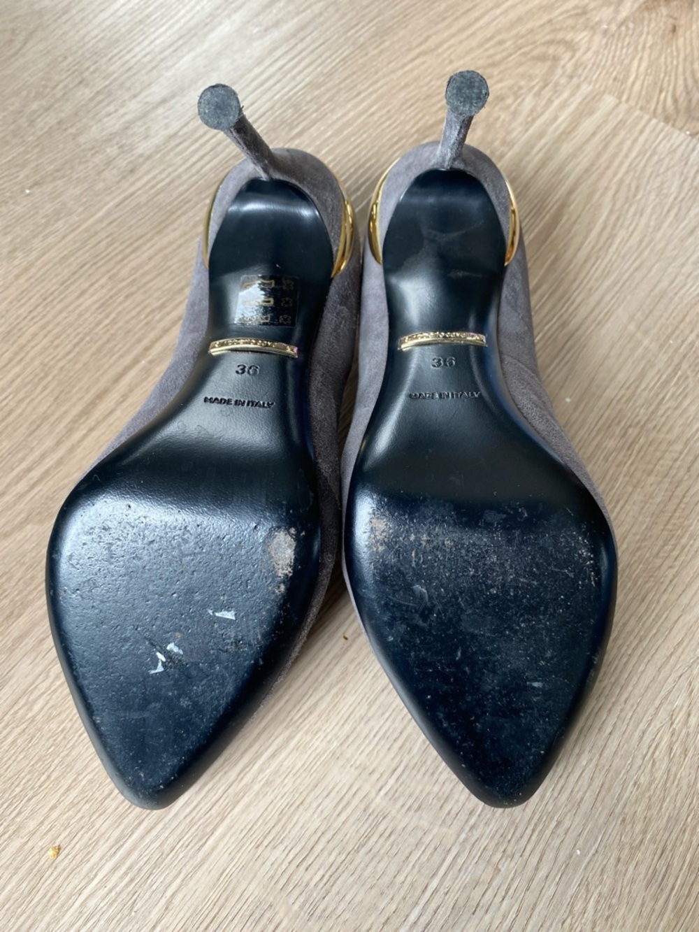 Roberto Cavalli Suede Pointed Toe Pumps Gray Gold Heel Detail Made in Italy - Picture 7 of 10